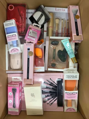 The picture shows a package with accessories in the category BC.