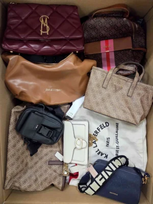 The picture shows a package with accessories in the category HC.