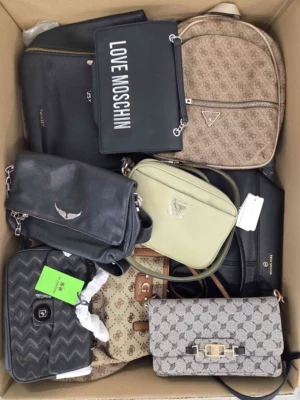 The picture shows a package with accessories in the category HC.