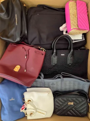 The picture shows a package with accessories in the category HC.