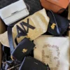 HC1637 2 The picture shows a package with accessories in the category HC.