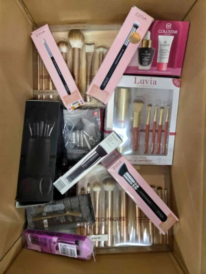 The picture shows a package with accessories in the category BC.