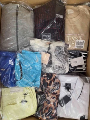 The photo shows a package with clothing in the category B.