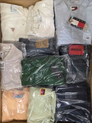 The photo shows a package with clothing in the category B.