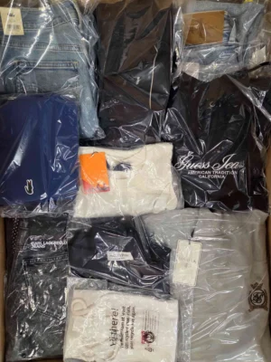 The photo shows a package with clothing in the category B.