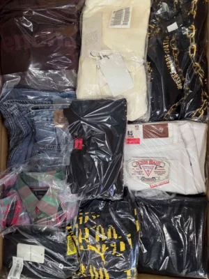 The photo shows a package with clothing in the category B.
