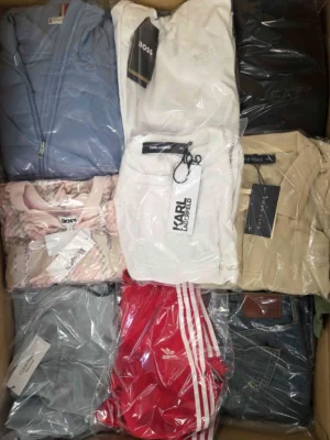 The photo shows a package with clothing in the category B.