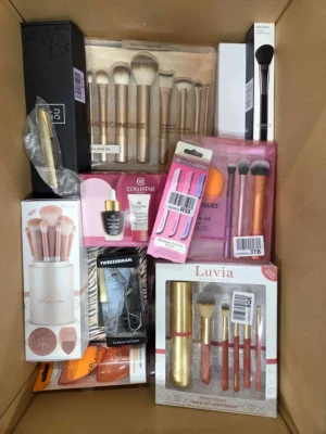 The picture shows a package with accessories in the category BC.
