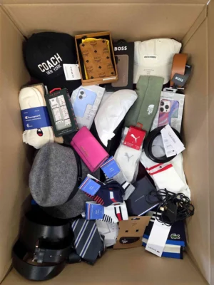 The picture shows a package with accessories in the category AB.