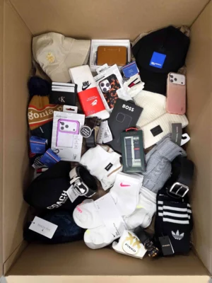 The picture shows a package with accessories in the category AB.
