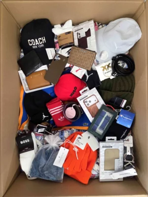 The picture shows a package with accessories in the category AB.