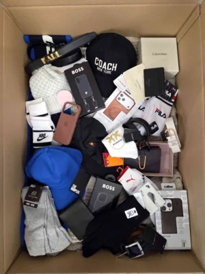 The picture shows a package with accessories in the category AB.