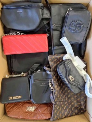 The picture shows a package with accessories in the category HD.