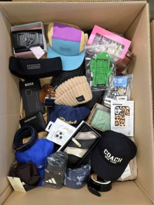 The picture shows a package with accessories in the category AB.