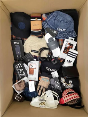 The picture shows a package with accessories in the category AB.