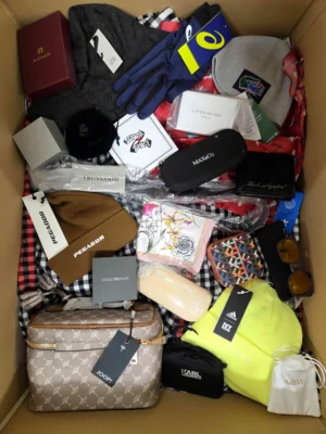 The picture shows a package with accessories in the category AA.