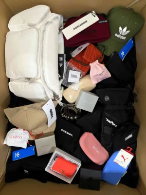 The picture shows a package with accessories in the category AA.