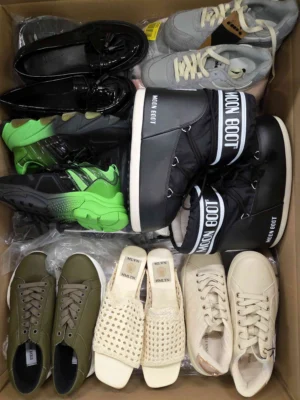 The photo shows a package with footwear in the category BSU.