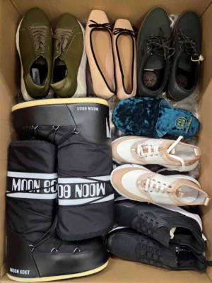 The photo shows a package with footwear in the category BSU.