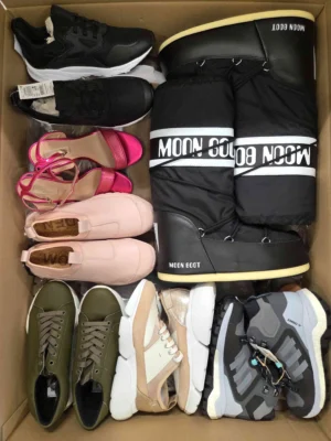 The photo shows a package with footwear in the category BSU.