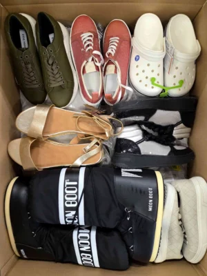 The photo shows a package with footwear in the category BSU.