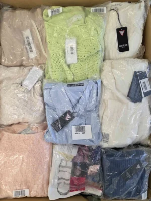 The photo shows a package with clothing in the category B.