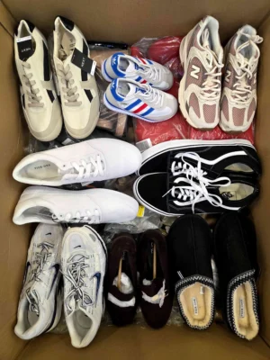 The photo shows a package with footwear in the category BSU.