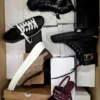 GBS516 2 The photo shows a package with footwear in the category BS.