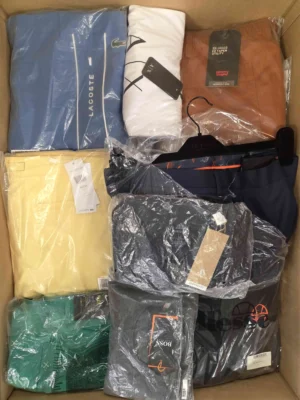 The photo shows a package with clothing in the category AM.