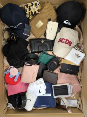 The picture shows a package with accessories in the category AC.