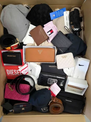 The picture shows a package with accessories in the category AC.