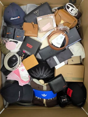 The picture shows a package with accessories in the category AC.