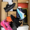The photo shows a package with footwear in the category CS.