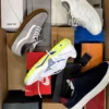 The photo shows a package with footwear in the category CS.