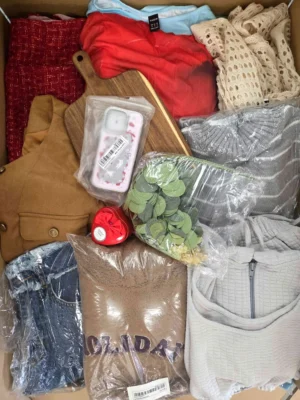 The photo shows a package with clothing in the category SN.