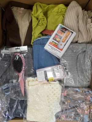 The photo shows a package with clothing in the category SN.