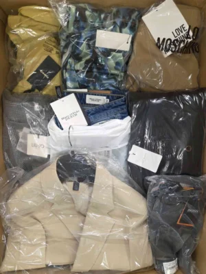 The photo shows a package with clothing in the category AP.