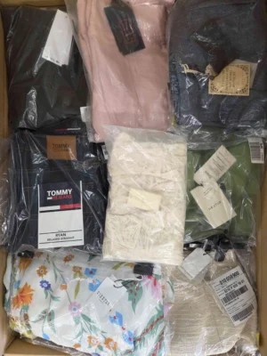 The photo shows a package with clothing in the category A.