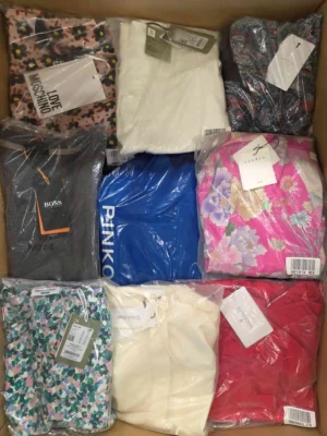 The photo shows a package with clothing in the category AP.