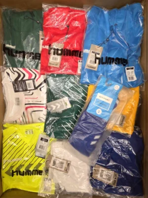 The photo shows a package with clothing in the category H.