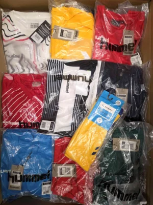 The photo shows a package with clothing in the category H.