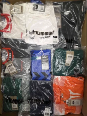 The photo shows a package with clothing in the category H.
