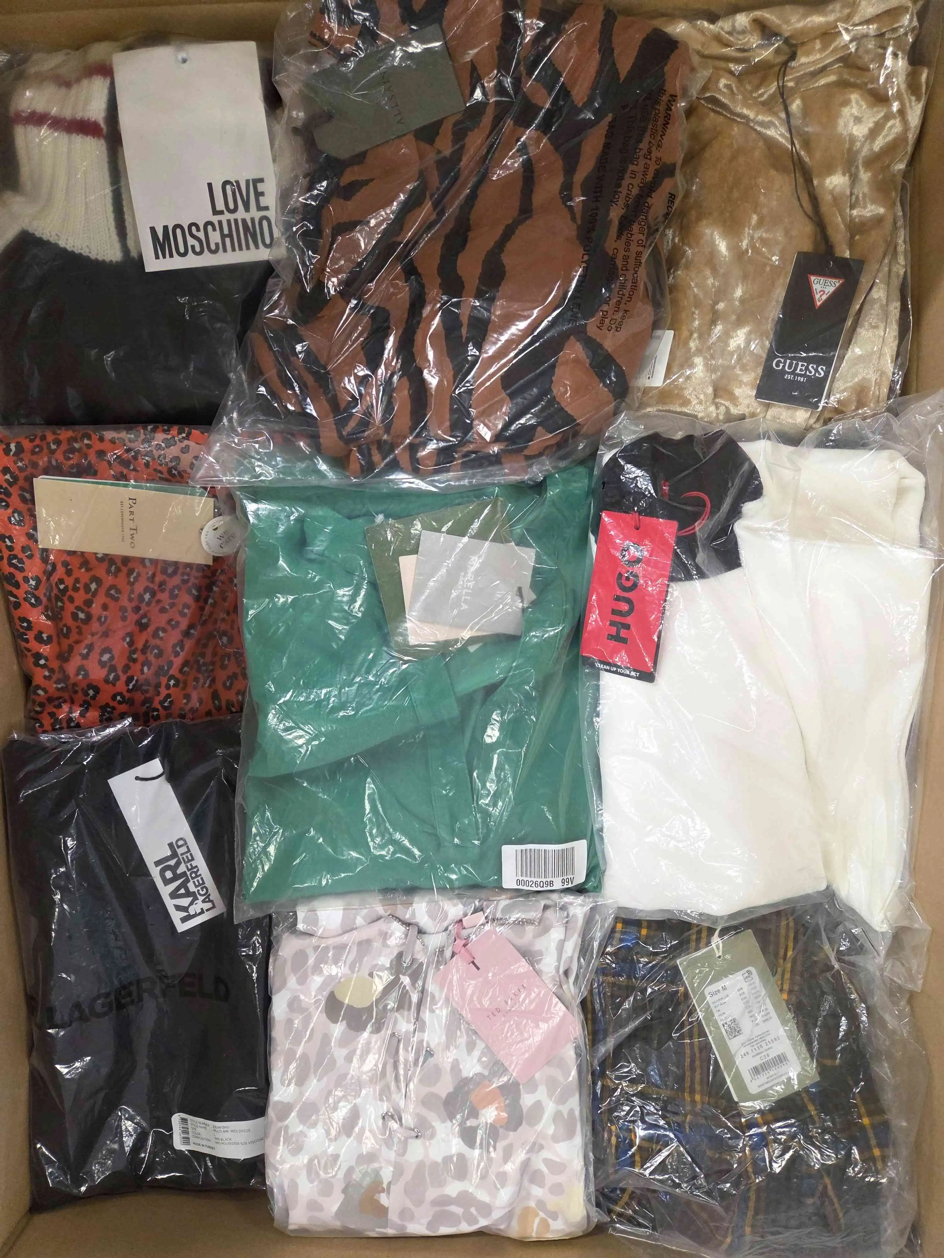AD104 3 The photo shows a package with clothing in the category A.
