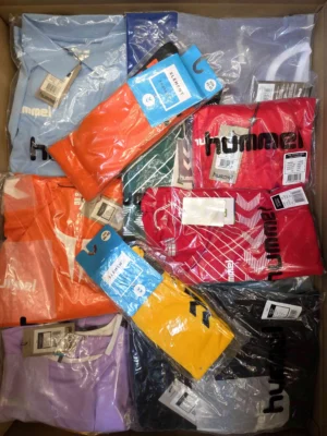 The photo shows a package with clothing in the category H.