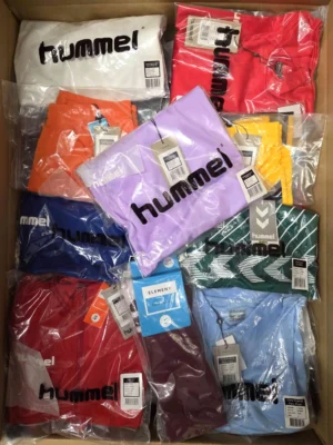 The photo shows a package with clothing in the category H.