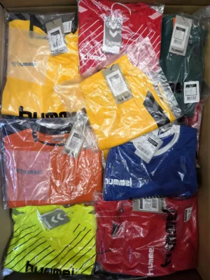 The photo shows a package with clothing in the category H.