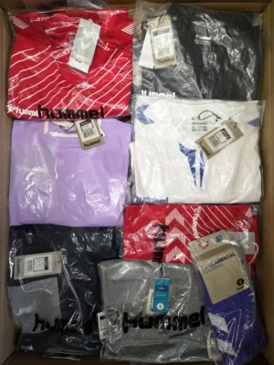 The photo shows a package with clothing in the category H.