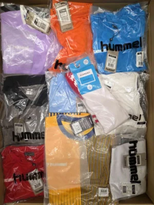 The photo shows a package with clothing in the category H.