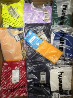 The photo shows a package with clothing in the category H.
