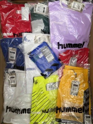 The photo shows a package with clothing in the category H.